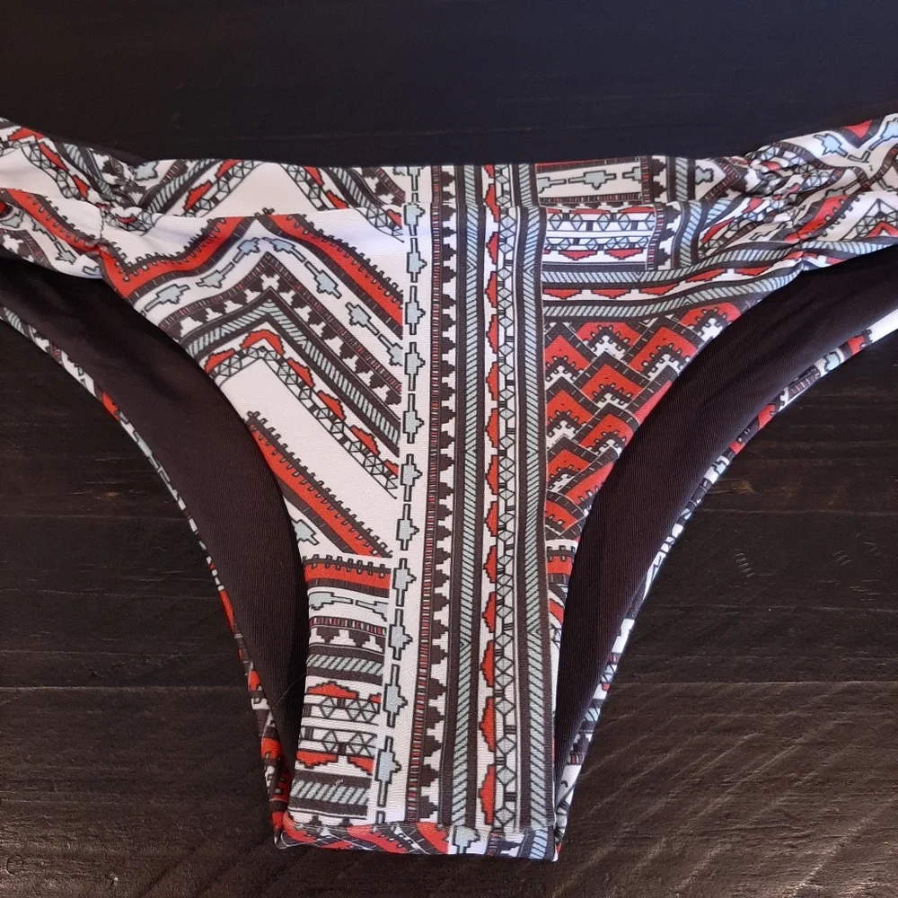 💠New L*SPACE Serafina Ruched Bikini Bottom Aztec Print Reversible Swimwear